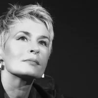 Elvira Dones