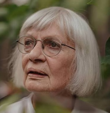 Joan Barfoot